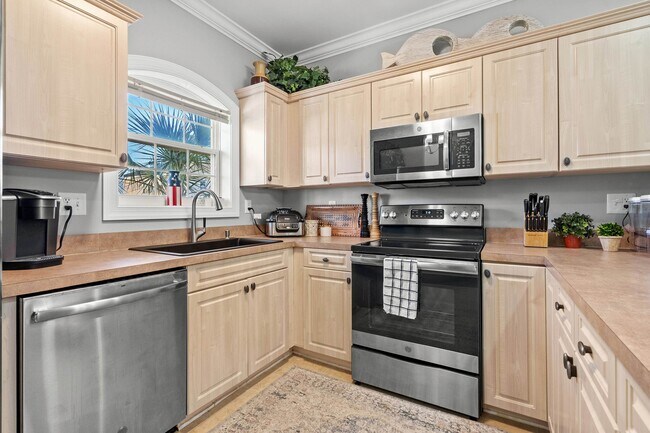 Building Photo - 4140 Hibiscus Dr