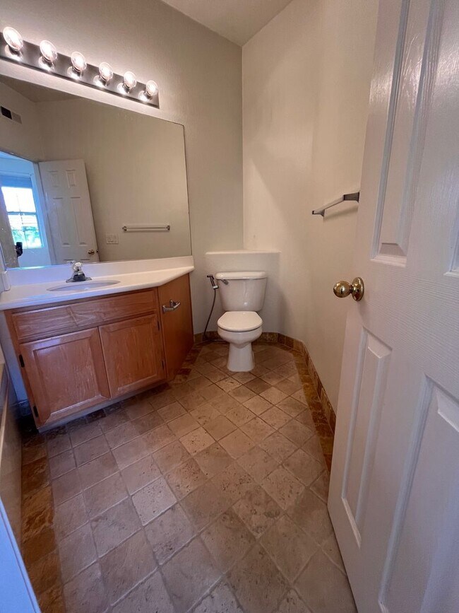 Building Photo - Encinitas Gem: Stunning 2 Bed 2.5 Bath Tow...