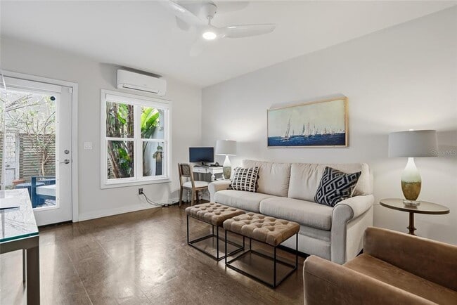 Building Photo - 106 Fareham Pl N