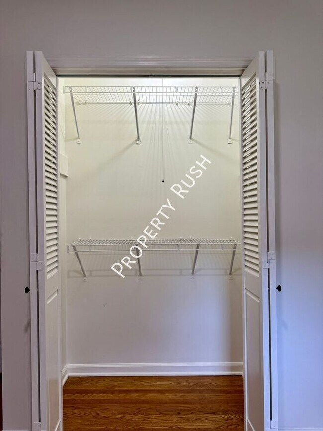 Building Photo - 7339 Brookside Dr