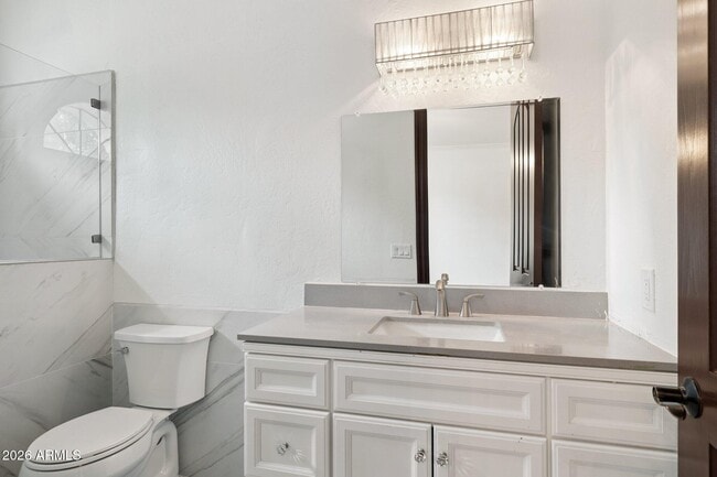 Building Photo - 8303 N 61st Pl