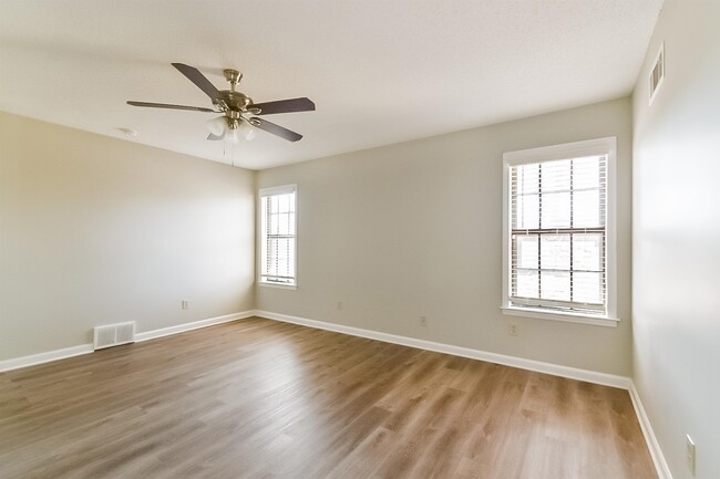 Building Photo - 4109 Kingscrest Cove