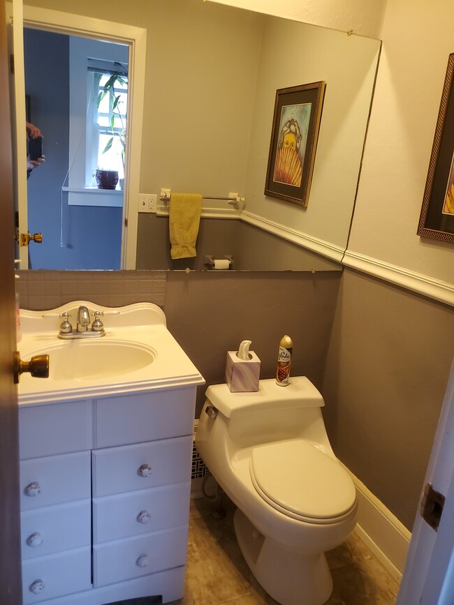 1/2 Bath - 263 Senator Pl
