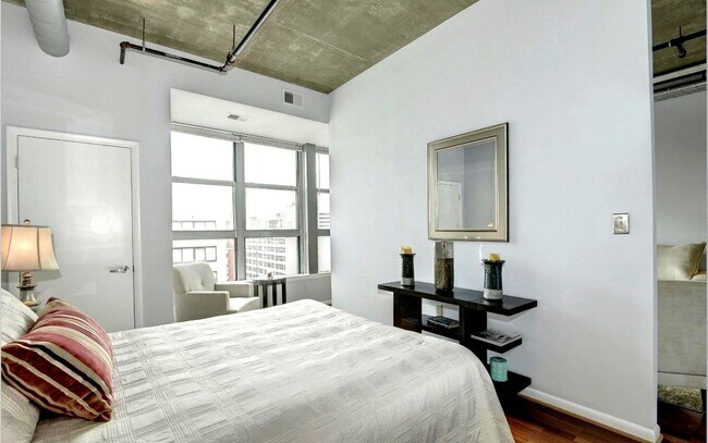 Building Photo - Newly Renovated Industrial Loft in Logan Circle!