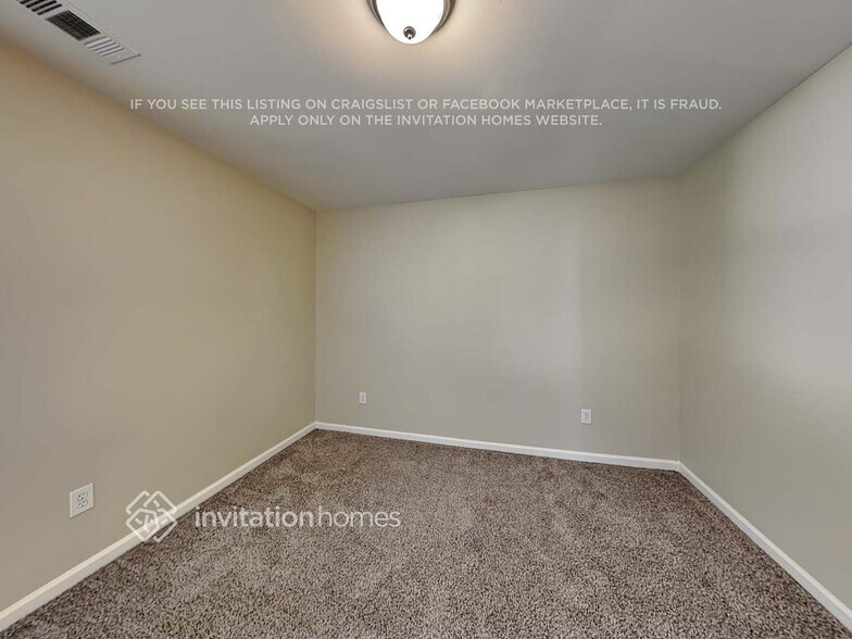 Building Photo - 2696 Summerbrooke Dr