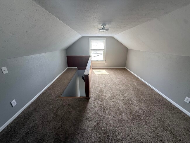 Building Photo - 1107 Highland Park Dr