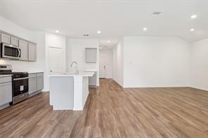 Building Photo - 15703 Majestic Evergreen Wy