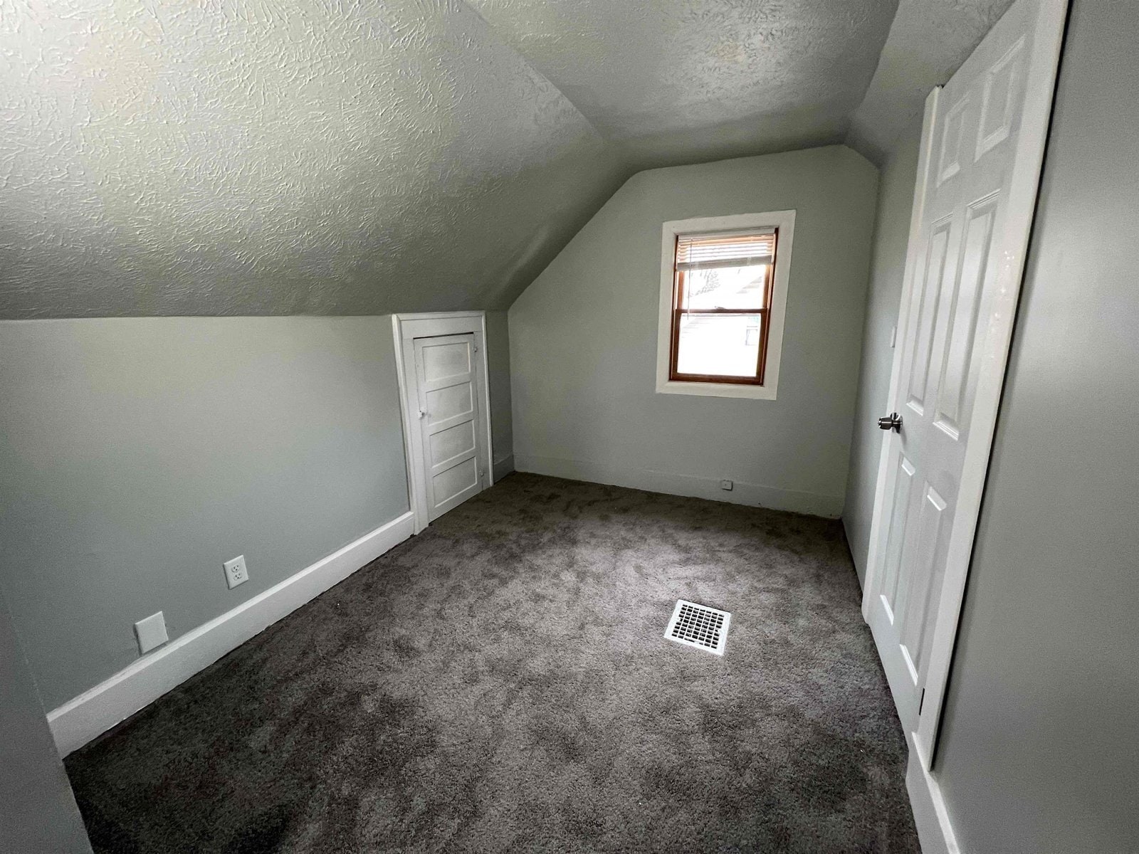 Building Photo - 960 Lawton St