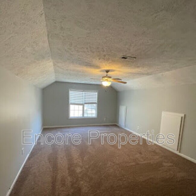 Building Photo - 1240 Chimney Swift Dr