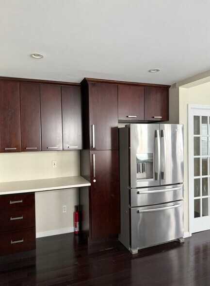 Building Photo - 6132 Booth St