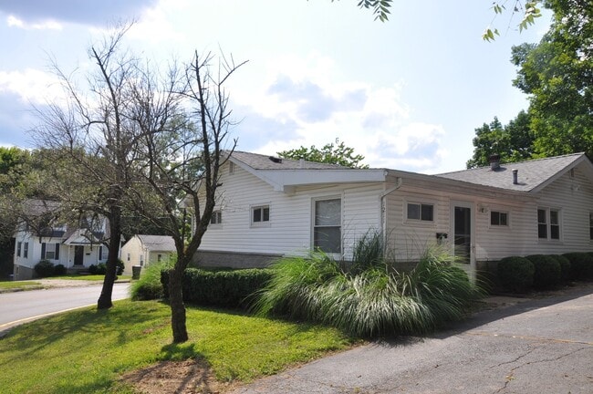 Building Photo - 1211 Devonshire Ave