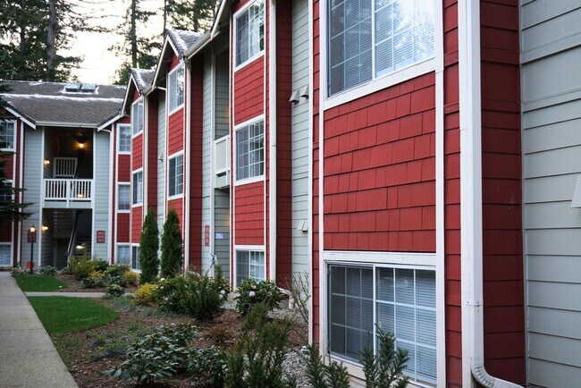 Building Photo - 15433 Country Club Dr