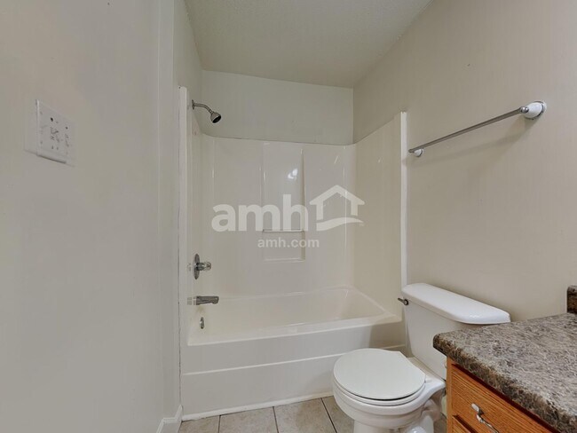 Building Photo - 2114 Post Oak Ln