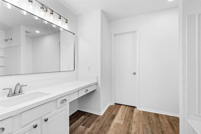 Building Photo - 450 Sandstone Creek Ln