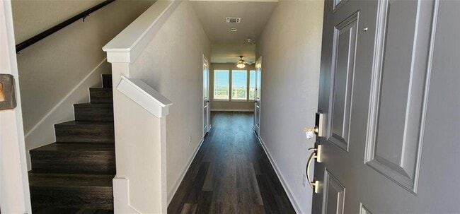 Building Photo - 2200 Delano Dr