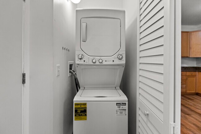 Building Photo - 1133 S State St