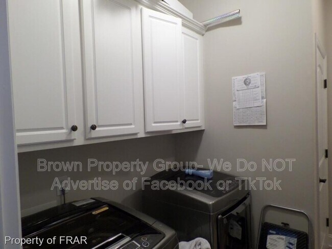 Building Photo - 124 Highgrove Ct