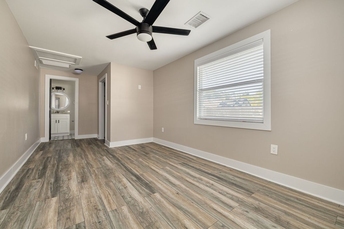 Building Photo - 106 W Haya St