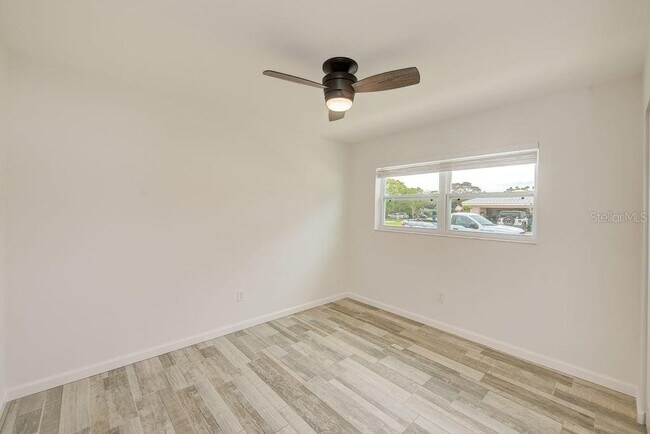 Building Photo - 2589 Sunny Breeze Ave