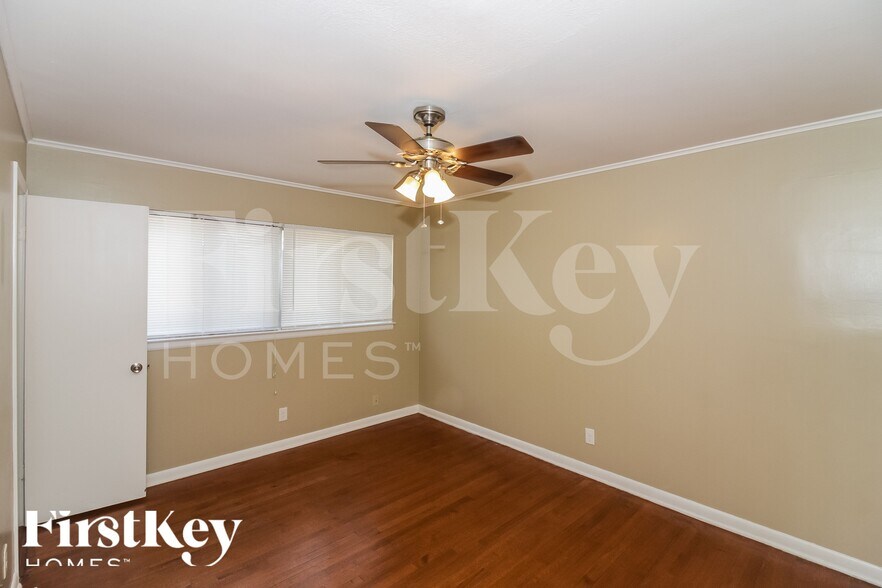 Building Photo - 5405 Lyford Ave