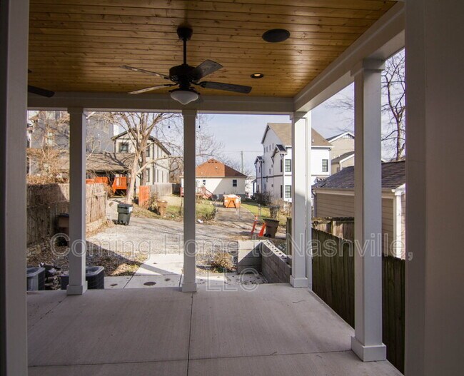 Building Photo - 910 11th Ave N