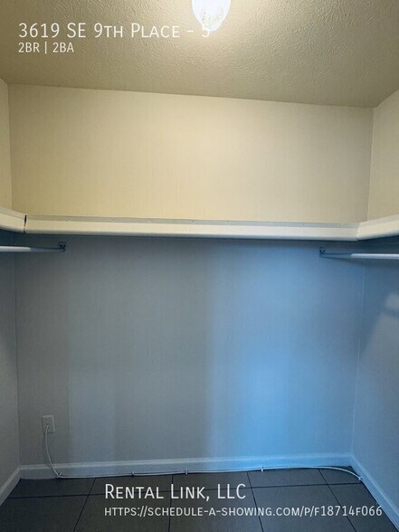 Building Photo - 3619 SE 9th Pl