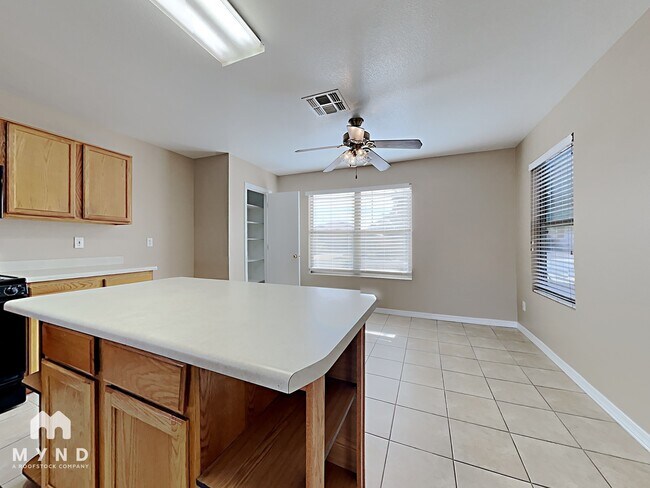 Building Photo - 8128 W Mission Ln