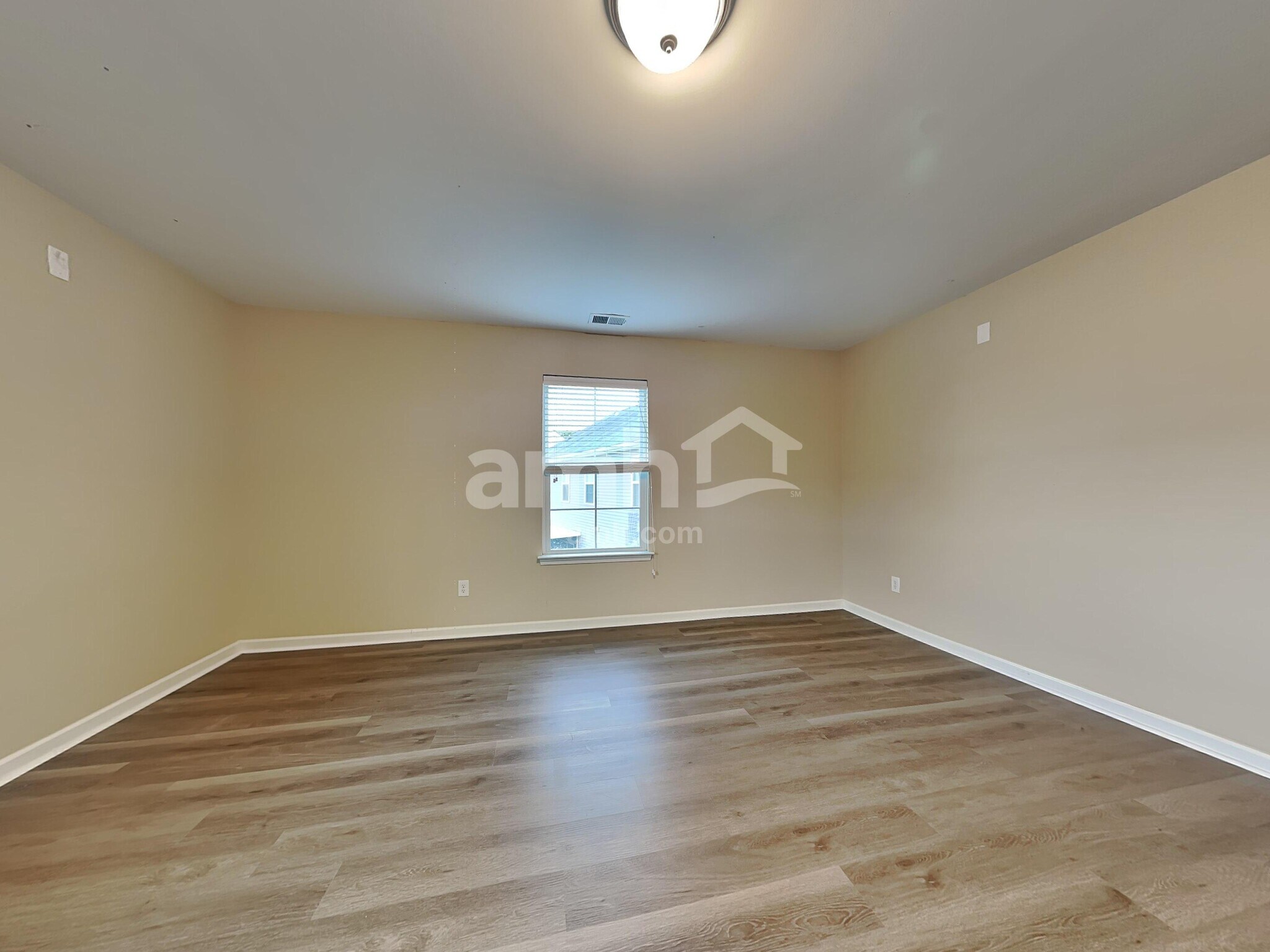 Building Photo - 183 Charlesfort Way