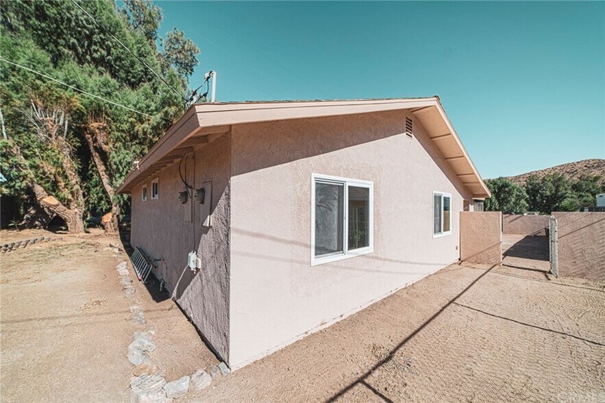 Building Photo - 49850 Visnaga Ave
