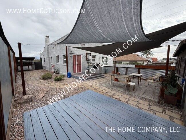 Building Photo - 425 N Park Ave