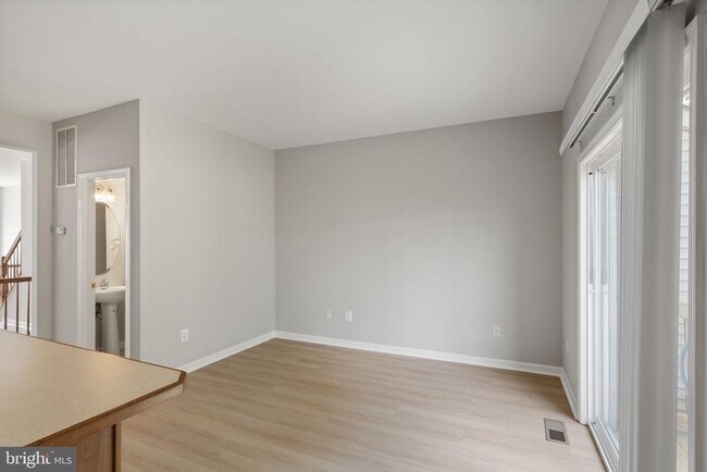 Building Photo - 1026 Longview Ln
