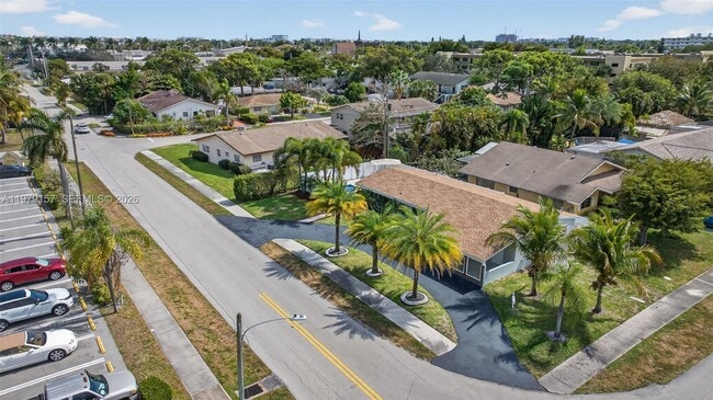 Building Photo - 268 SE 8th Ave