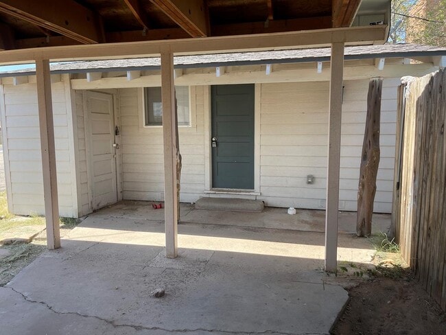 Primary Photo - 1315 Golder Ave