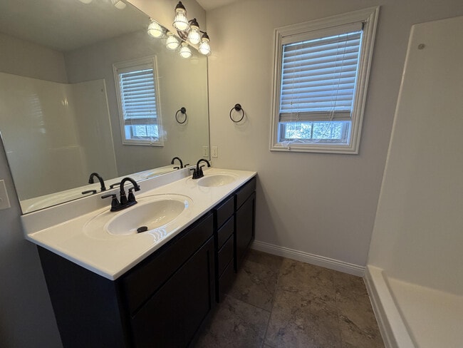 Building Photo - 2007 Cecil St