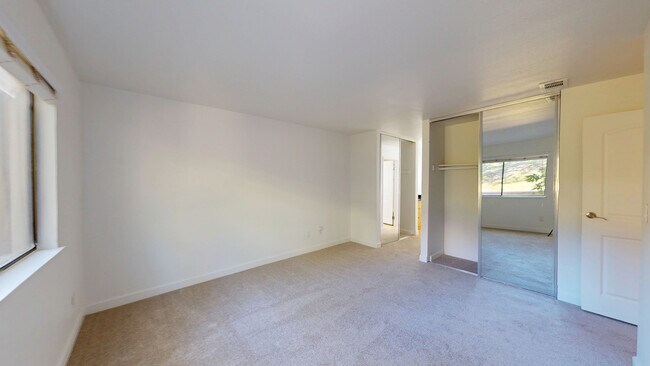 Building Photo - 37-1 Clay Ct-37