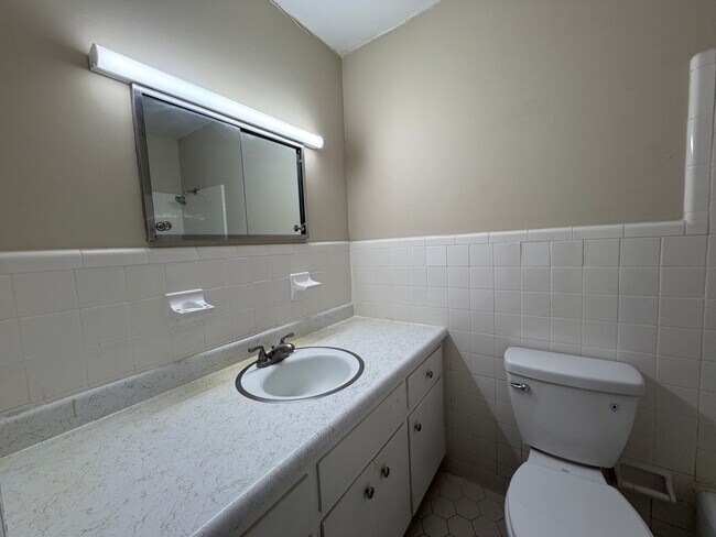 Building Photo - 19 Briarcliff Rd