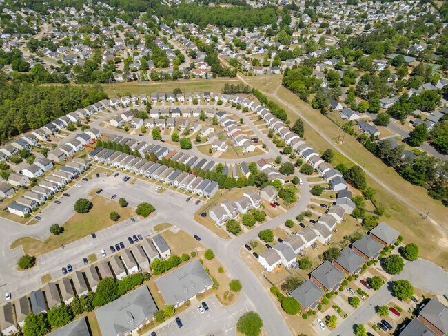Building Photo - 425B6 Summit Terrace Ct