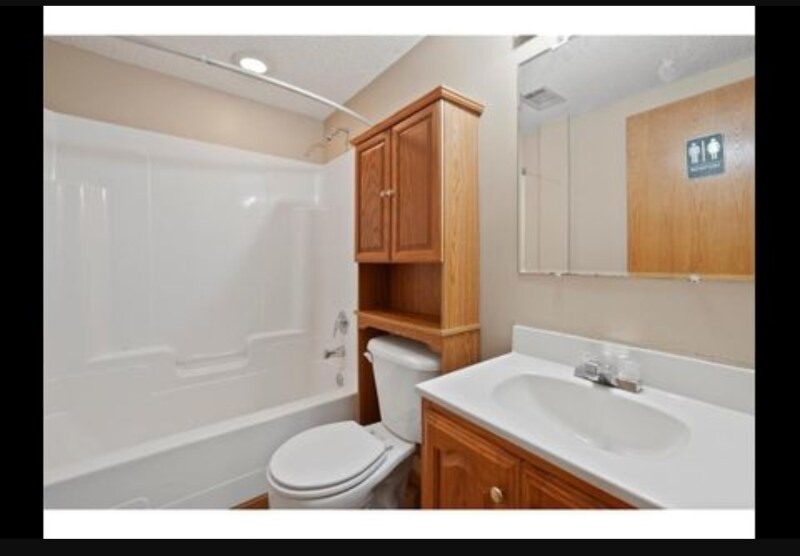 Building Photo - 1707 Hallmark Ave N