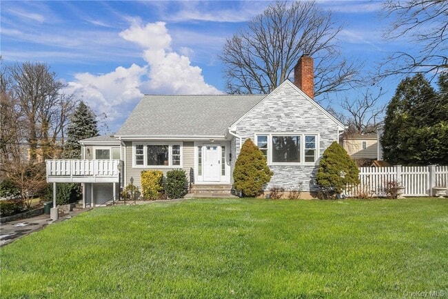 Primary Photo - 6 Club Way