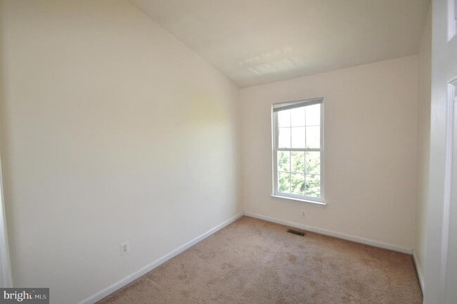 Building Photo - 42761 Hollingsworth Terrace