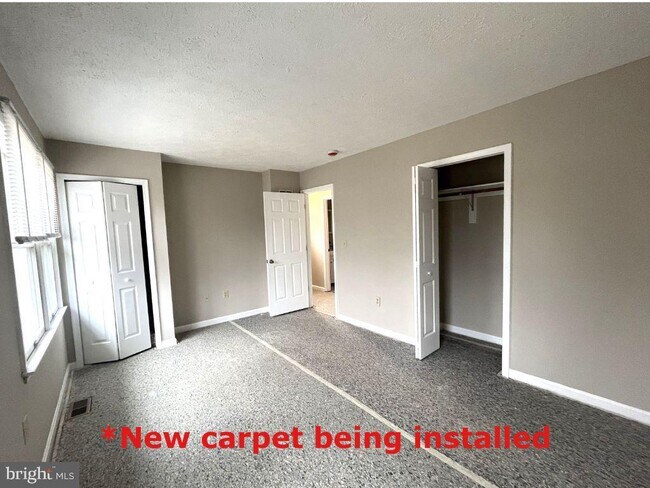 Building Photo - 1359 Jordan Dr