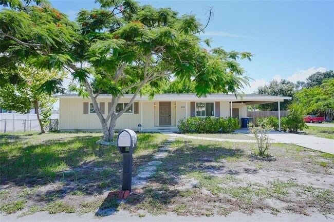 Building Photo - 6515 3rd St Ct W