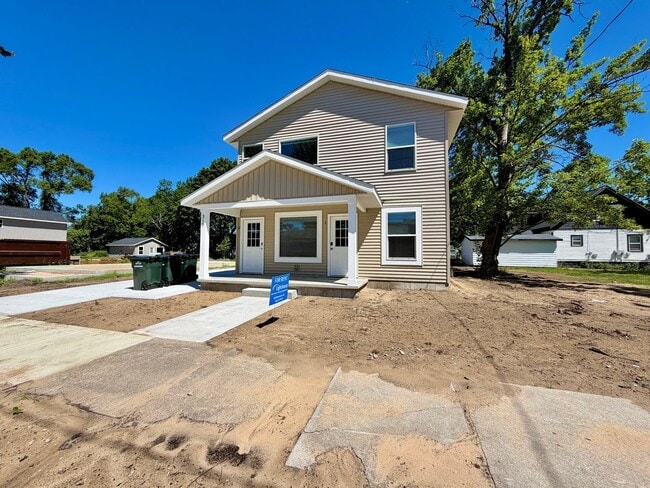 Building Photo - 310 Allen Ave