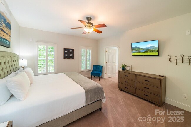 Building Photo - 3115 High Ridge Rd