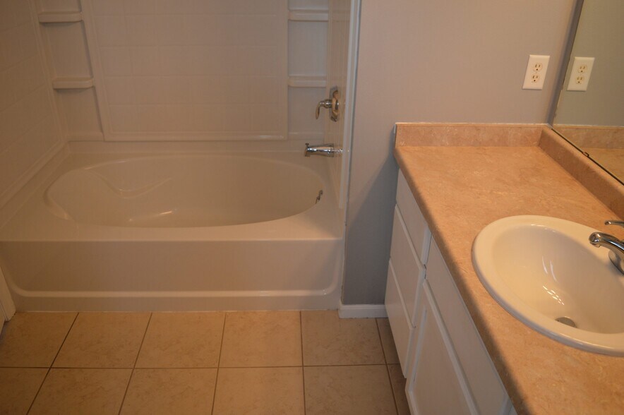 Building Photo - 3701 Design Pass