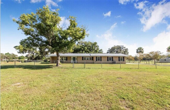 Building Photo - 4854 E Hinson Ave