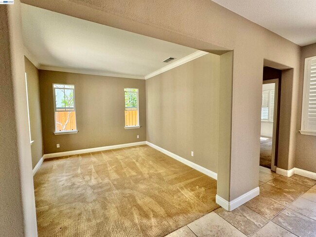 Building Photo - 2458 Marsanne St