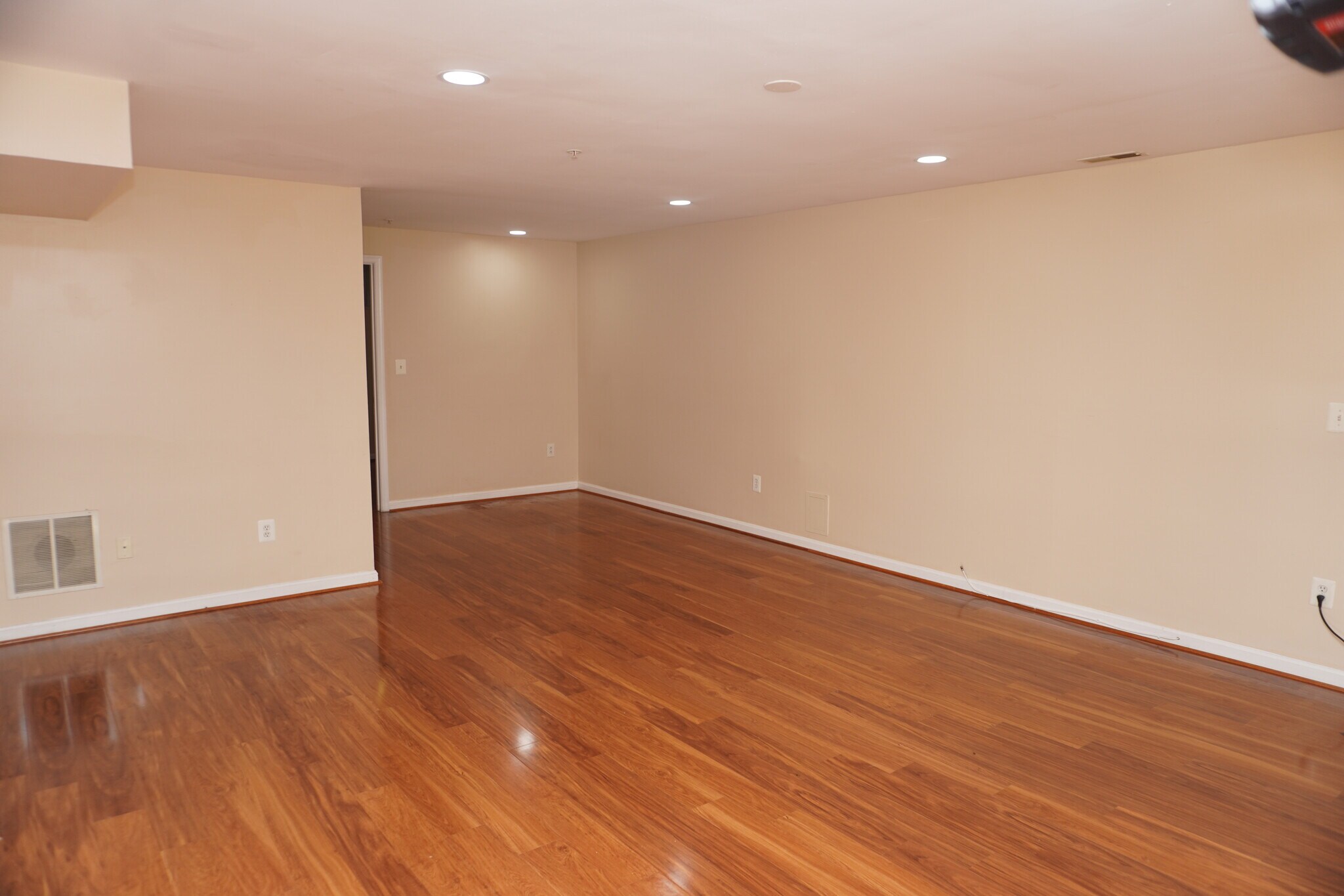 Building Photo - 8381 Township Dr