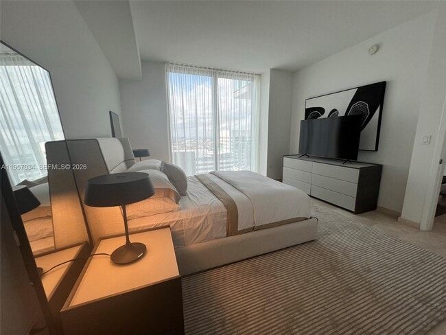 Building Photo - 88 SW 7th St