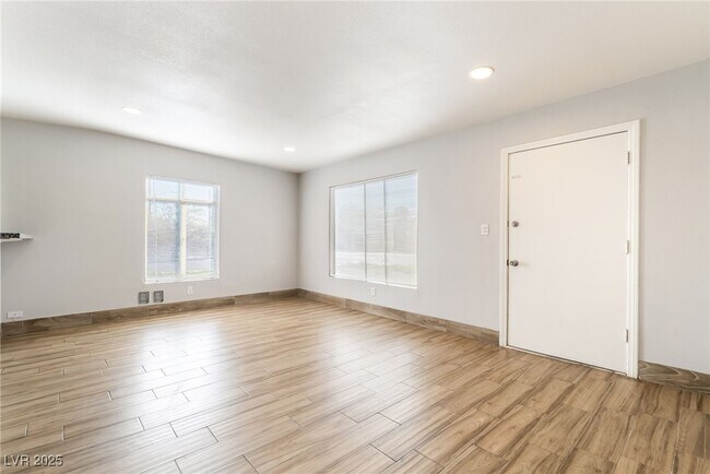 Building Photo - 1604 Ardmore St